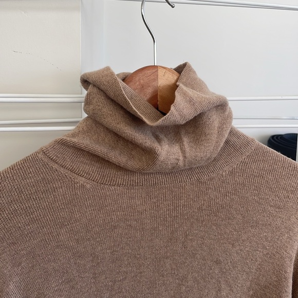 Wilfred Wool Crop Turtleneck - Picture 3 of 5